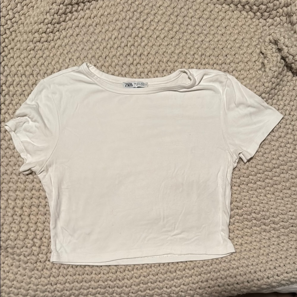 Zara White Fitted Crop T-Shirt Large FITS SMALL/medium